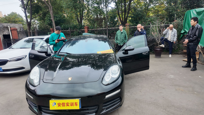 安信汽车遥控学校实操练习课